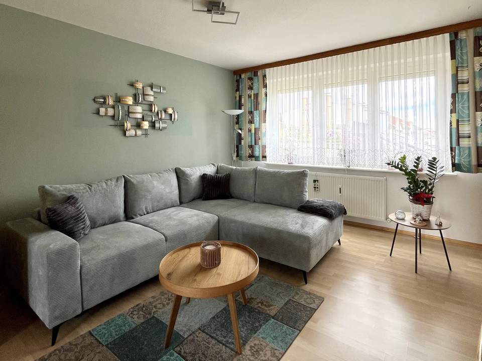 Traumhafte 4-Zimmer Wohnung mit Loggia und Grünblick