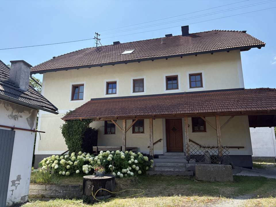 Wohnhaus inkl. Pool, Stall-, Nebengebäude und ca. 2,2 ha landw. Nutzgrund