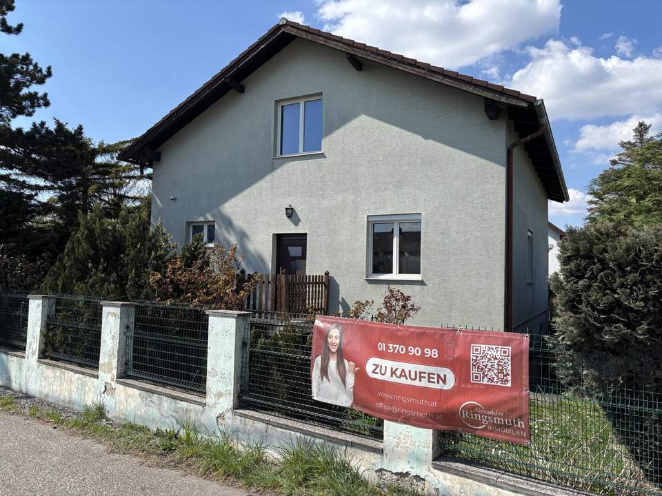 Saniere das Haus und mach was daraus | Südwest-Terrasse | vollunterkellert | Garage | ausbaubarer Rohdachboden