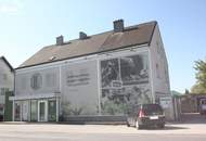 Wohnhaus mit Verkaufsgeschäft und Imbiss/Bistro