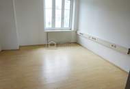 Großzügiges Stockhaus mit Innenhof, Carport, Garten mit Pool!!!