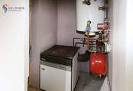 Altes Haus, 5 Zi, teilweise renoviert, Fenster & Türen erneuert, Dach neu eingedeckt, Carport