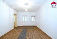 RESERVIERT! Sanierter Bauernhof mit zwei Wohnungen und großem Grundstück