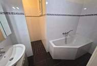 3 ZIMMER-WOHNUNG, IDEAL FÜR PÄRCHEN, WG ODER FÜR KLEINFAMILIEN