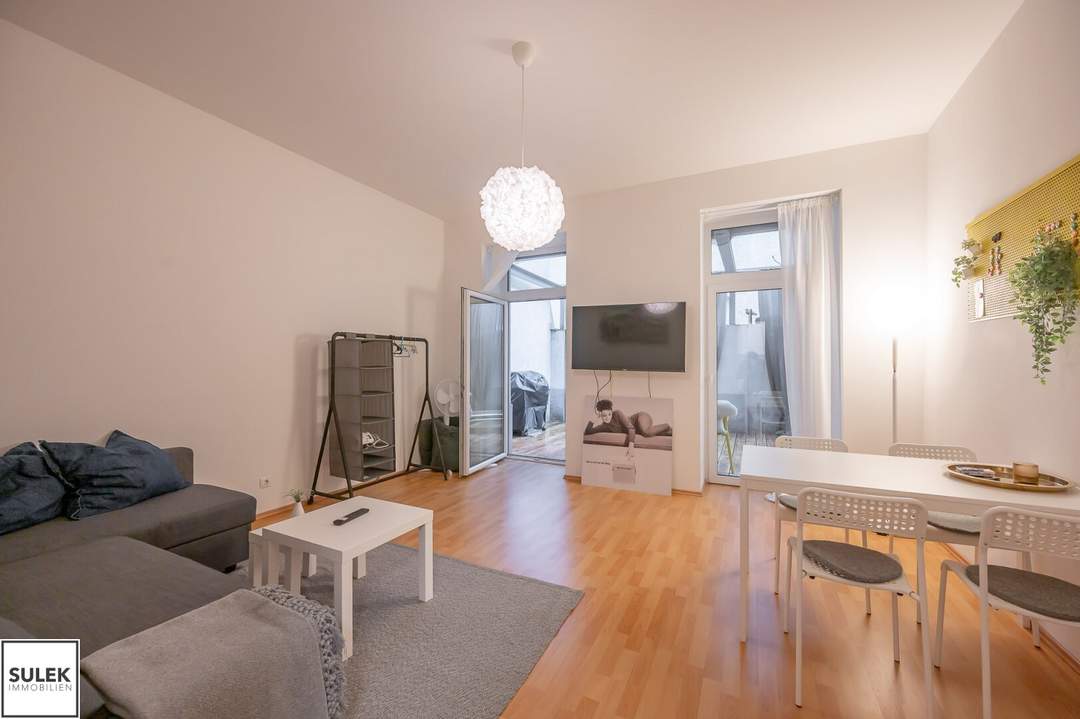 ** befristet vermietete 2 Zimmer Altbauwohnung mit Balkon ** Nähe Augarten **