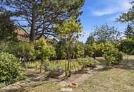 Absolute Traumlage in Mühlbach: Geschmackvoller Landhausstil, parkähnlicher Garten, Pool und einmaliger Fernblick!