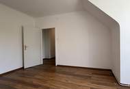 "2-Zimmer Dachgeschosswohnung in ruhiger Lage"