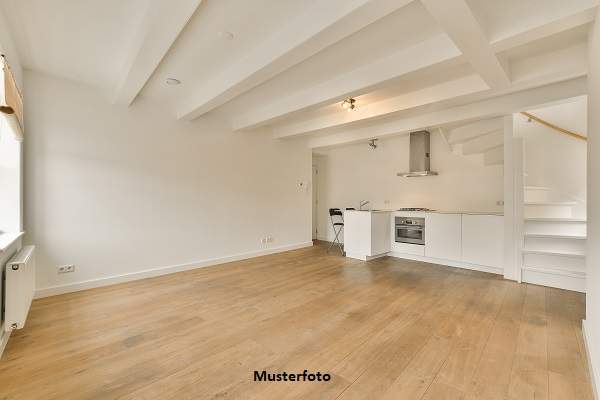 Wohnung mit Terrasse im Untergeschoss