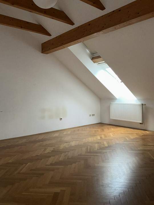 PERFEKTE WG-WOHNUNG IM UNIVIERTEL AB SOFORT ZU MIETEN