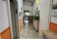 Exklusiver Bungalow mit Garagen und Kellergewölben
