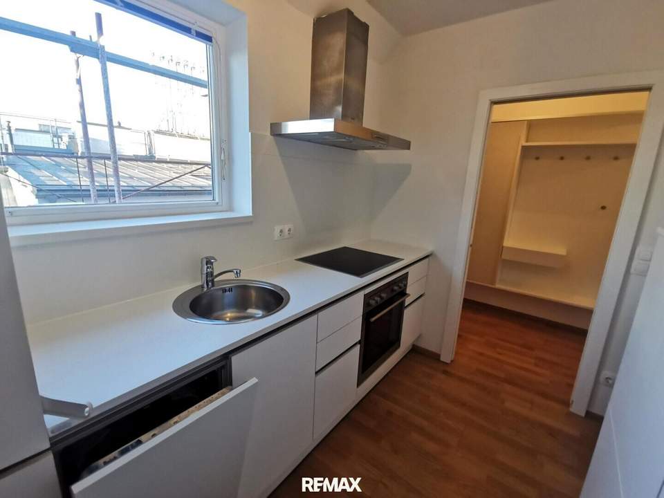 DG in Bestlage. Bezugsfertig. 2 Zimmer Maisonette.