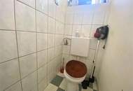 Sanierungsbedürftige 2,5-Zimmer-Wohnung mit Gemeinschaftsbalkon