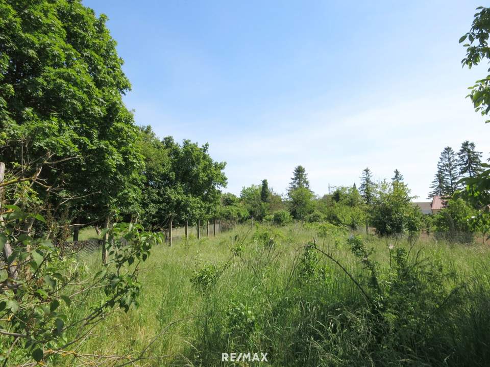 Baugrundstück - 2 Parzellen !