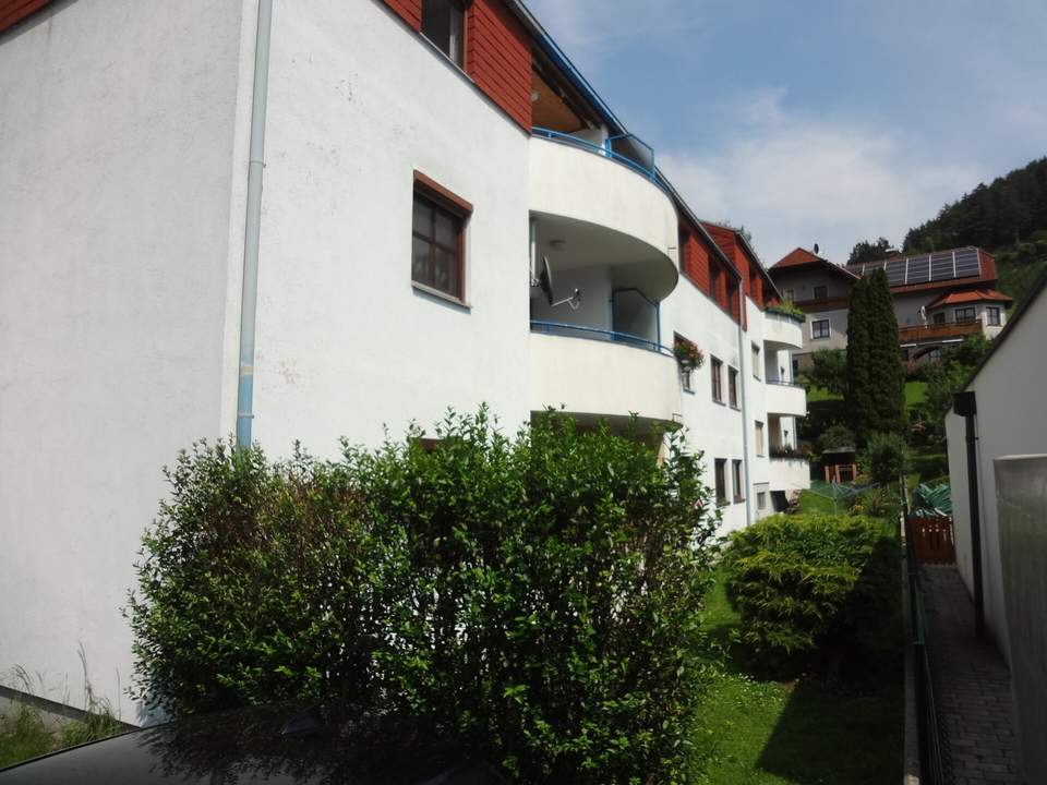TOLLE 3-ZIMMER-WOHNUNG MIT LOGGIA UND PARKPLATZ