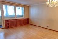 " 3 Zimmer-Wohnung mit verglaster Loggia und Parkplatz "