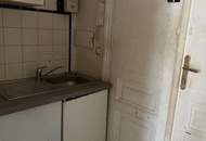 BASTLERHIT - 1-Zimmer Altbauwohnung zum Sanieren - 2. Liftstock