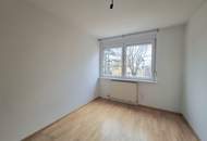 SUPER LAGE !! Renovierungsbedürftige 3-Zimmer Wohnung