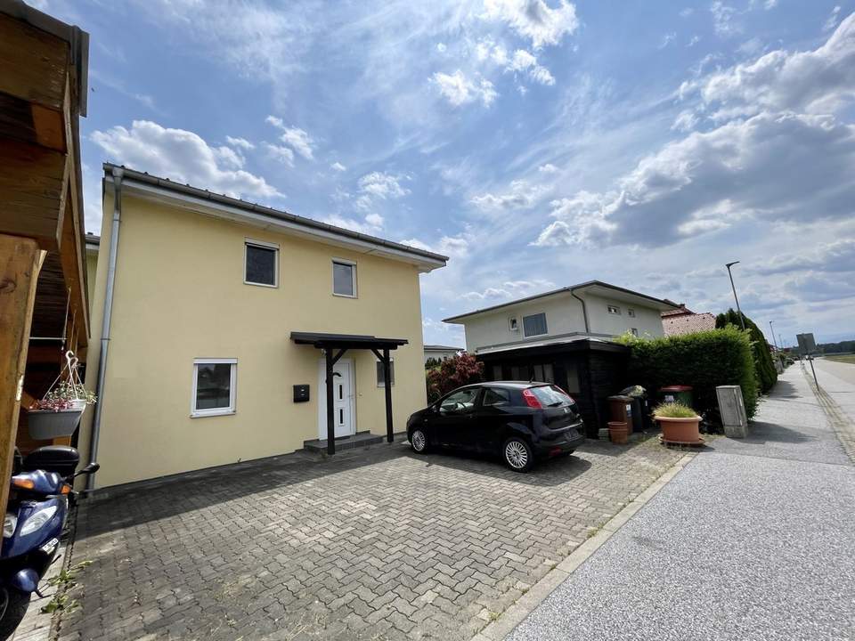 Gut geschnittenes Reihenhaus mit Pool in familienfreundlicher Lage in Kalsdorf zur Miete!