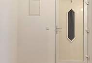 ZWEITBEZUG nach Sanierung // Schöne 2 Zimmer Wohnung mit Balkon | 1. Stock | Fernblick | Einbauküche | ab 1. Oktober 2026