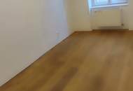 3 Zimmer Altbauwohnung hofseitig unbefristet