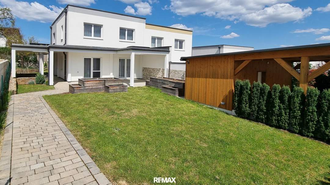 Moderne Doppelhaushälfte mit hochwertiger Ausstattung und Garten