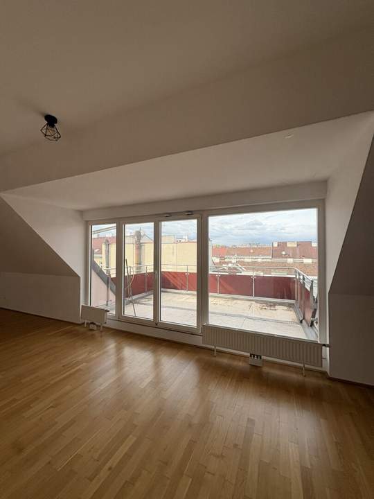 Großzügige 4-Zimmer Wohnung (127m²) mit Terrasse beim Brunnenmarkt