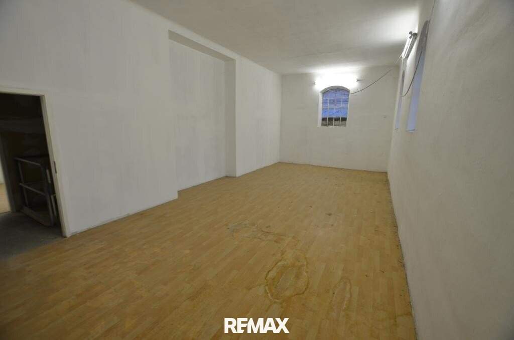 LAGERRÄUME im 1. Stock, Fitness, etc.