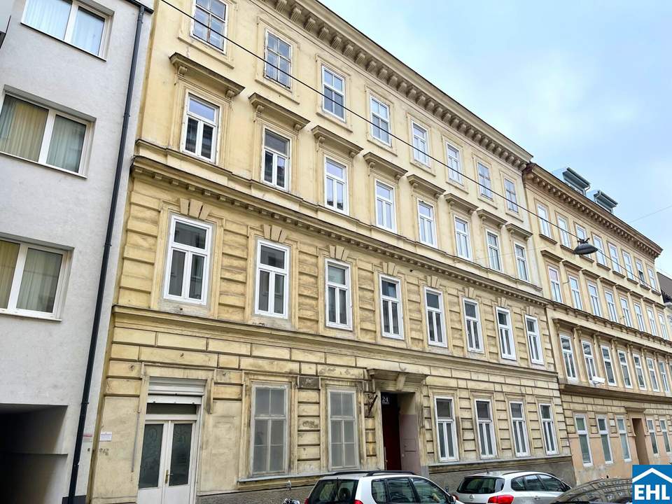 Altbau-Charme mit Renovierungspotenzial: Wohnungen in historischem Gebäudeensemble