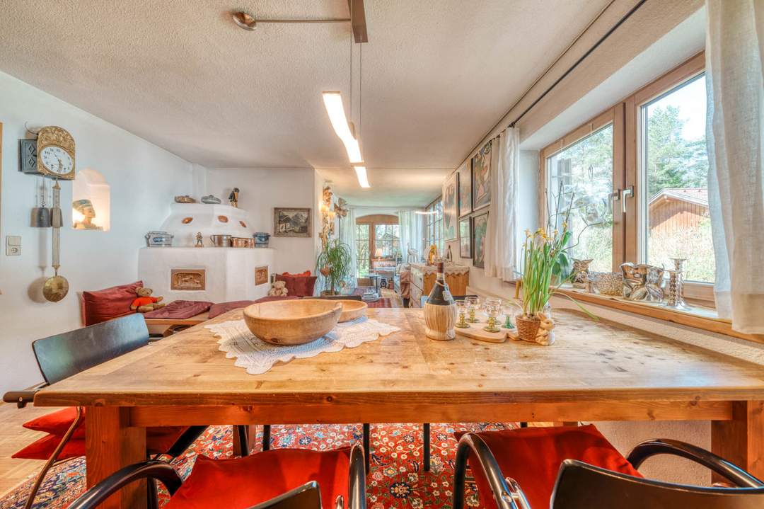 Tirolerhaus mit großem Garten, Pool und Baugrund – attraktive Lage in Scharnitz-Gießenbach