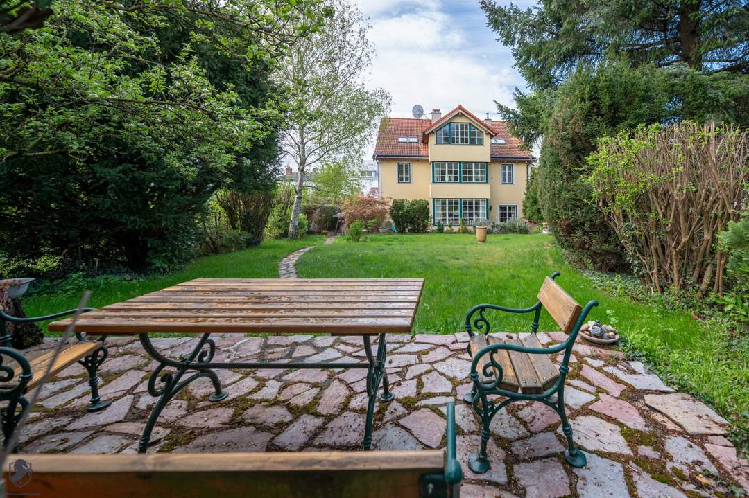 Mehrfamilienhaus mit Entwicklungspotenzial in Bestlage Hietzing