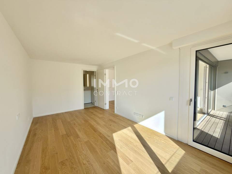 2 room retreat in prime location: Directly at the main train station: Commission-free