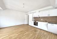 DG-Traum | 2-Zimmer-Wohnung + moderne Küche & Tageslichtbadezimmer – in stilvoll saniertem Altbau