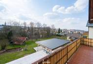 Voll unterkellertes Zweifamilienhaus mit Garten, Carport &amp; Garage in sonniger Zentrumslage von Bad Hall!