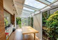 Zwei Einfamilienhäuser auf großzügigem Grundstück in sonniger Lage