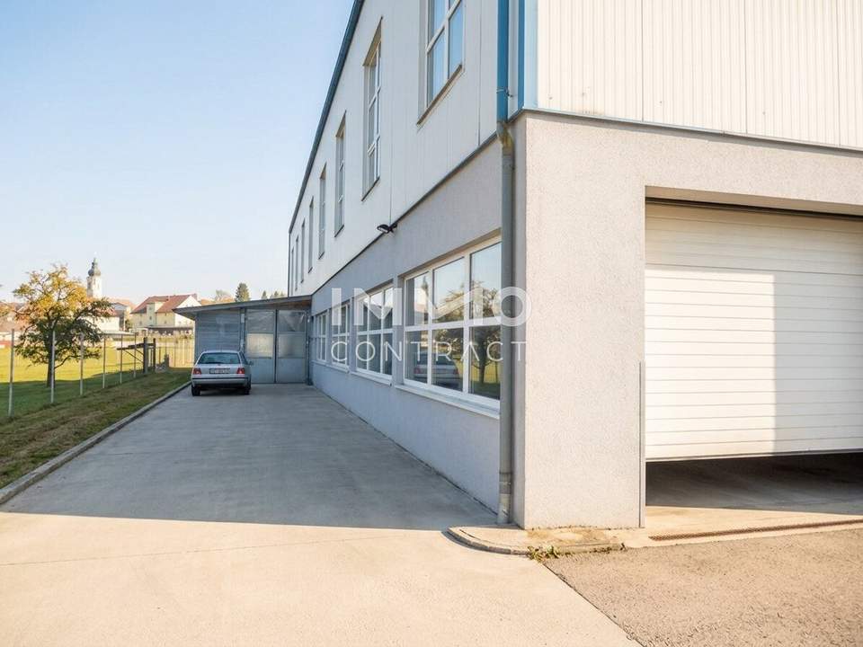Lagerhalle mit ca. 500 m² Fläche günstig zu vermieten, Raumhöhe ca. 3,2 m, Einfahrtstor ca. 4x3 m.