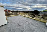 Dachterrassenwohnung mit Möglichkeit für Whirlpool! 3-Zimmer! U1 Kagraner Platz!