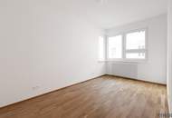 ERSTBEZUG nach Sanierung | 3 Zimmer + separate Küche | Tageslicht-Bad | Tischler-Küche mit Siemens Geräten | Freier Mietzins