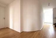 Neuwertige 4 Zimmer DG-Wohnung! Luftwärmepumpe für Fußbodenheizung und -kühlung! Blower-Door-Gutachten!