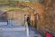 Gepflegter Vierkanthof mit Nebengebäude und eigenem Wald im idyllischen Südburgenland