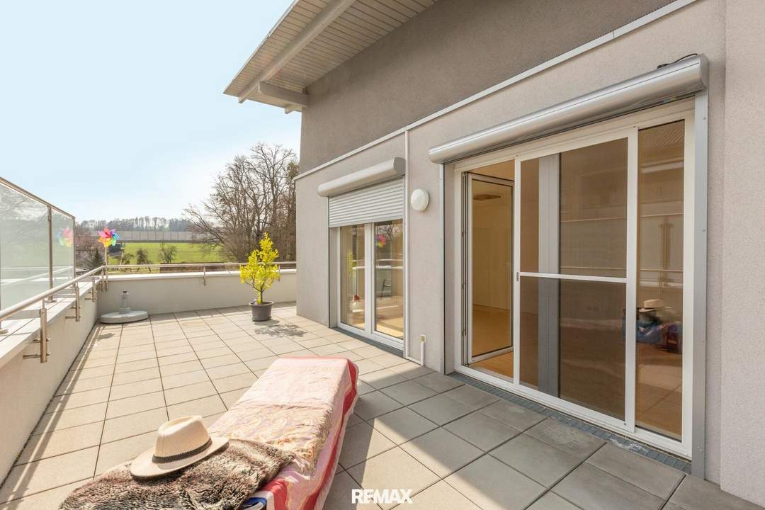 Höhenluft - Tolle 4-Zimmerwohnung mit wunderschöner Dachterrasse!