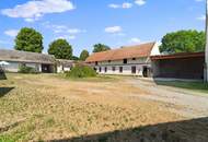 "Großzügiges Grundstück mit Pferdehof und sanierungsbedürftigem Haus – nur Minuten von Wien entfernt"