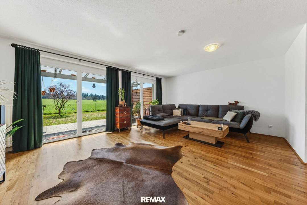 Modernes, grosszügiges Reihenendhaus in Niederndorf zu kaufen!