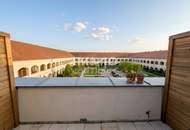 Modernes Loft-Apartment im Dachgeschoss mit Galerie und traumhaftem Blick über den Schlosshof