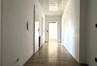 3 Zimmer Wohnung mit Balkon & Parkplatz