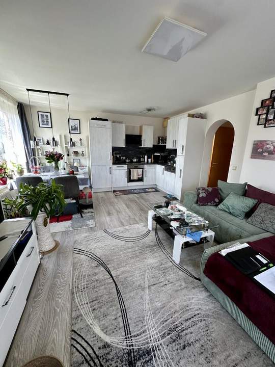 Gemütliche 3 Zimmer-Mietwohnung mit Loggia und Garagenstellplatz - voll möbliert