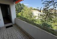 Sonnige sanierungsbedürftige 3 Zimmerwohnung in der beliebten grünen Südstadt mit LOGGIA