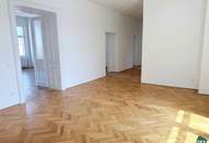 Erstbezug nach Sanierung: Traumhafter 4-Zimmer-Altbau mit moderner Ausstattung