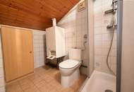 Einzigartige Seelage auf Eigengrund – Seehaus mit privatem Steg und großem Potenzial nahe Wien!