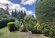 Viel Platz und ein wunderschöner Garten, alles was man benötigt um sich wohl zu fühlen.