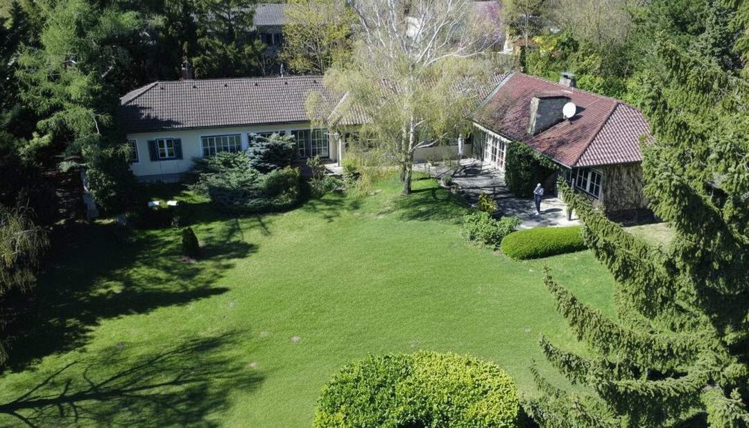 Großzügige Villa in Bad Fischau-Brunn mit 2.781m² großem Traumgrund und Fernblick